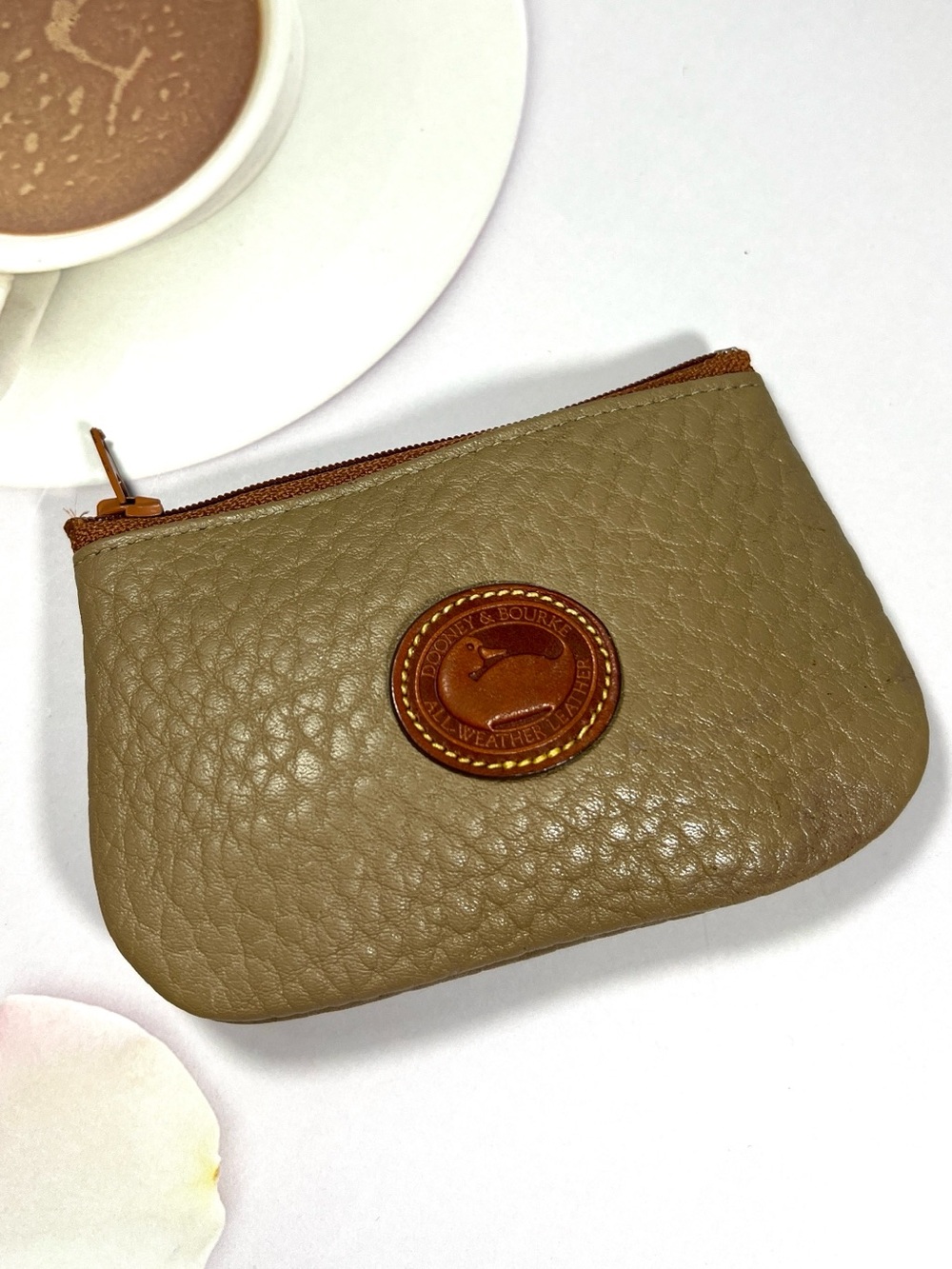 🦆 DOONEY & BOURKE TAUPE PEBBLED LEATHER SMALL ZIP CLOSE COIN POUCH WALLET